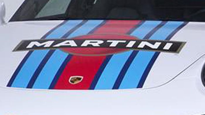 Τα χρώματα της Martini Racing «κοσμούσαν» και τις Porsche της δεκαετίας του 1970, που συμμετείχαν και κέρδιζαν στο Le Mans.